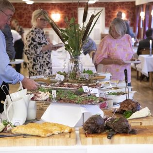 Fiske- og skaldyrsbuffet på Tambohus Kro